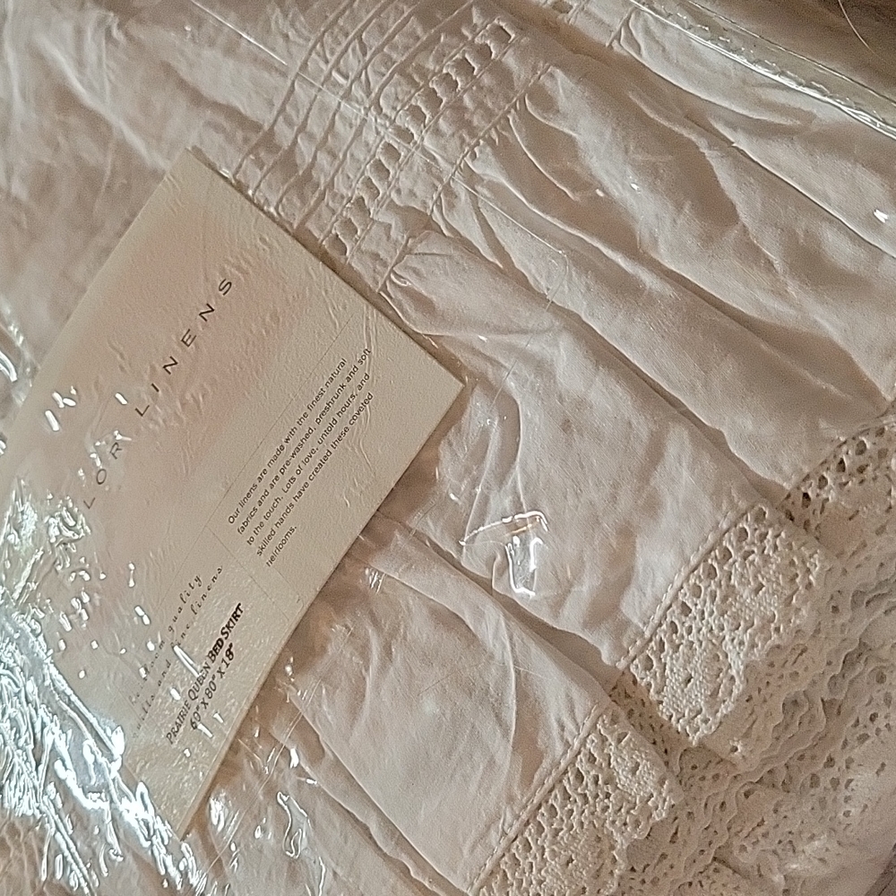 NIP Taylor Linens Prairie Queen White Bed Skirt. 100% cotton, fine linens